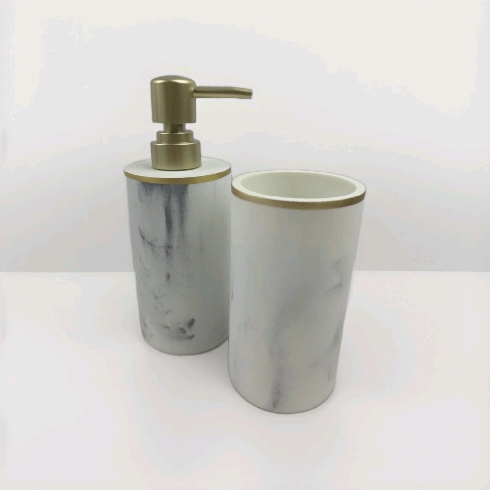 New In Box Sunday Citizen Resin‎ Bath Set Soap Dispenser & Toothbrush Holder